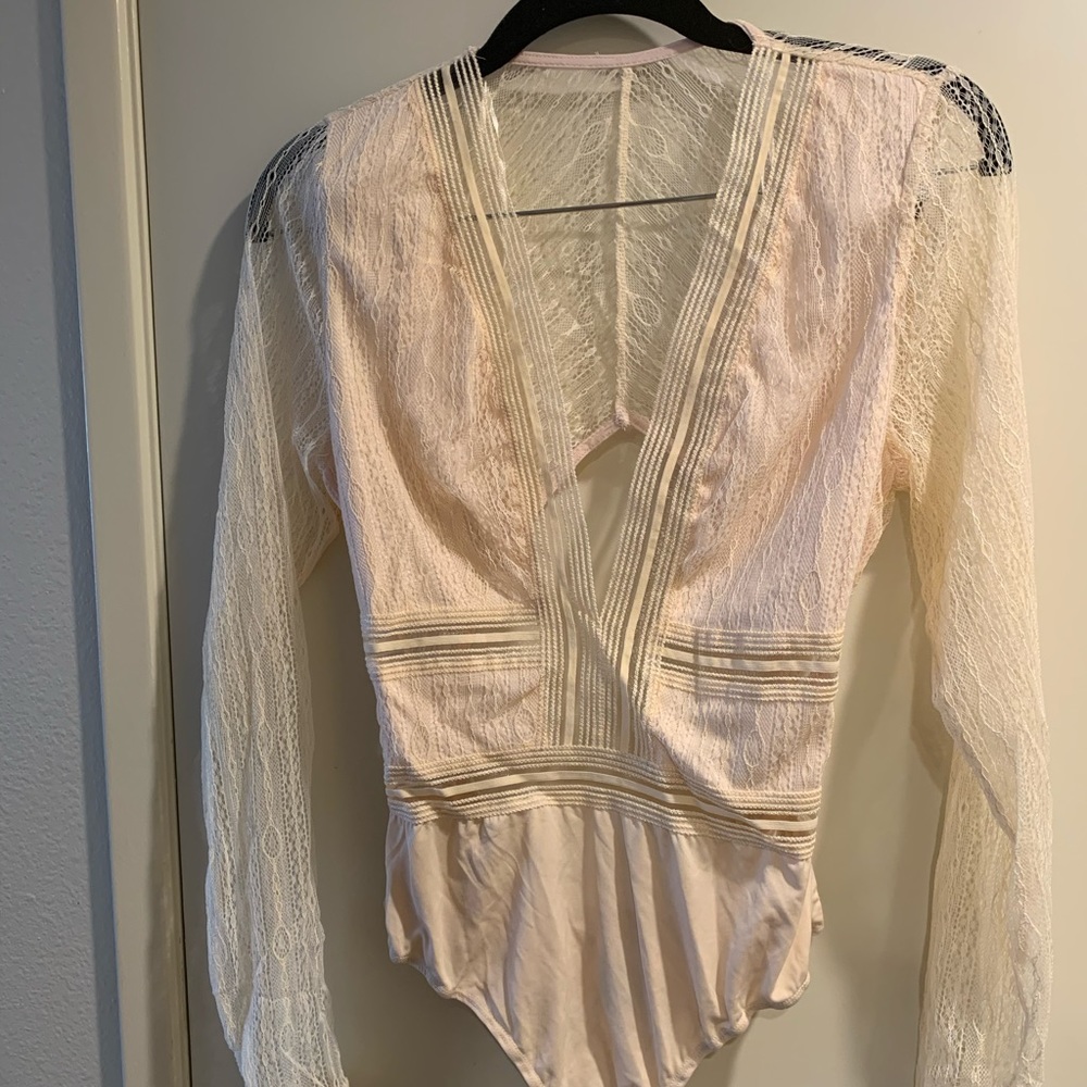 NWOT Windsor Long Sleeve Lace Bodysuit